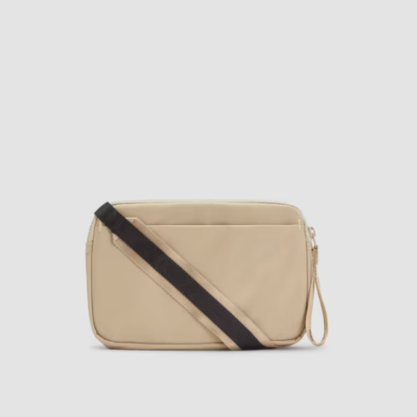 Everlane The Recycled Nylon Camera Bag