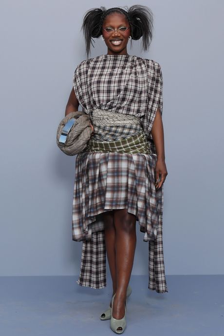 Acne Studios: Photocall - Paris Fashion Week - Womenswear Fall/Winter 2025-2026