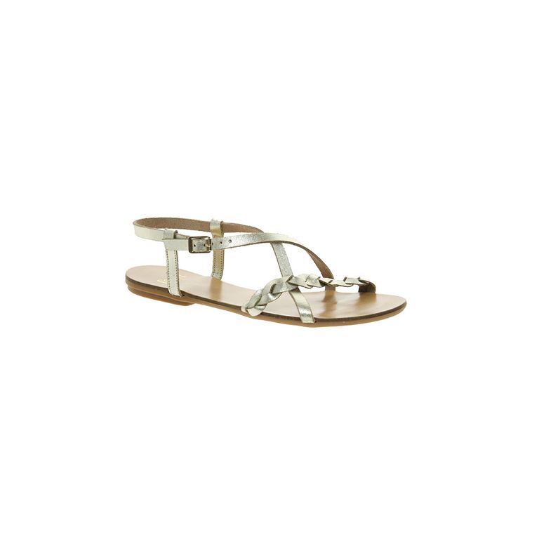 25 Flat and Strappy Sandals for Summer