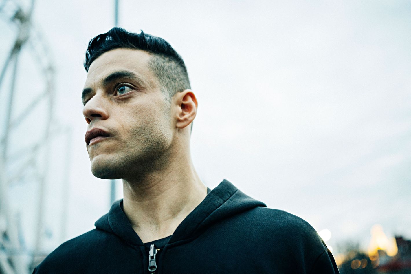 Elliot Needs Help - Mr. Robot - TV Fanatic