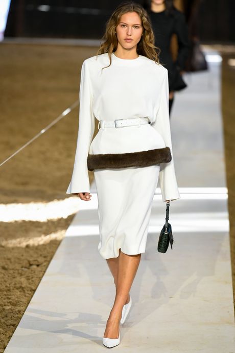 Stella McCartney - Paris Fashion Week Fall 2026 - Runway