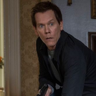 THE FOLLOWING: Ryan Hardy (Kevin Bacon, L) looks for Joe in the "Fly Away" episode of THE FOLLOWING airing Monday, Feb. 24 (9:00-10:00 PM ET/PT) on FOX. ©2014 Fox Broadcasting Co. CR: David Giesbrecht/FOX