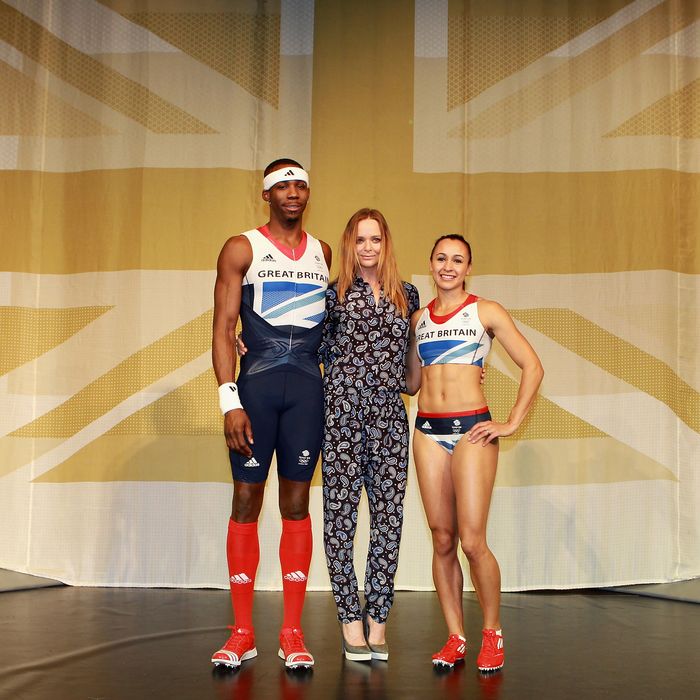 Stella McCartney with British Olympic athletes Jessica Ennis and Phillips Idowu.