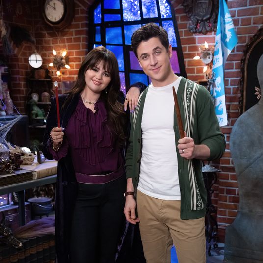 SELENA GOMEZ, DAVID HENRIE