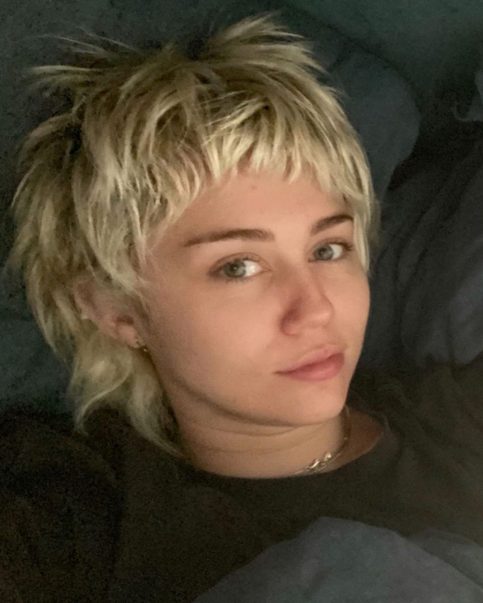 Miley Cyrus Mom Gave Her A Home Haircut In Isolation