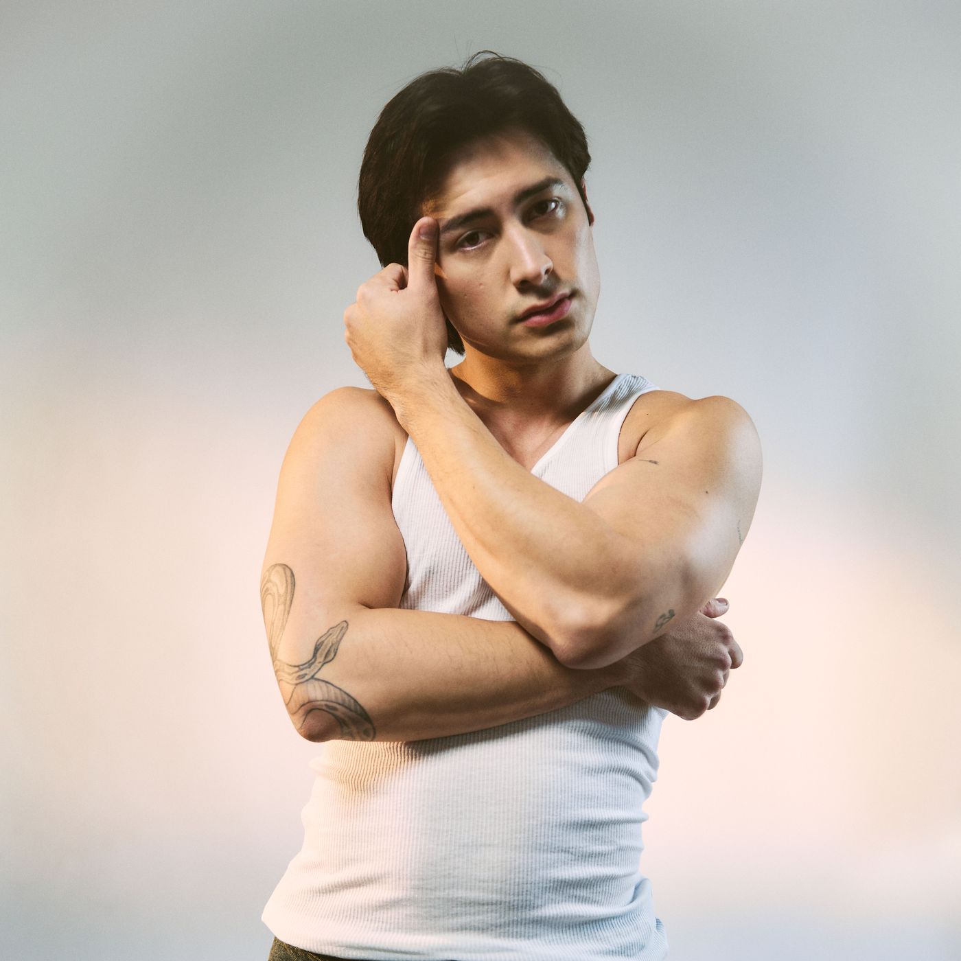 Hudson Williams Breaks Down His Multistep Skin-Care Routine, image size:1400x1400