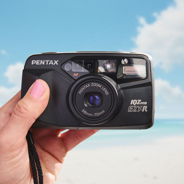 Pentax IQ Zoom EZY-R 35mm Point and Shoot Film Camera