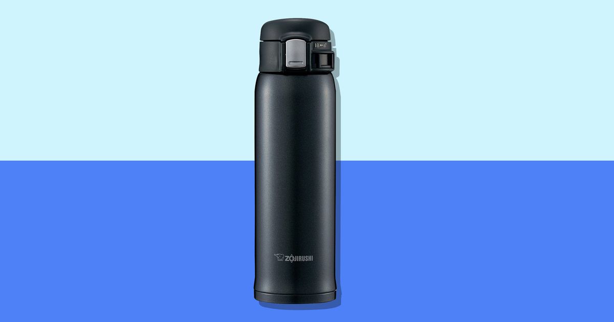 The Zojirushi Water Bottle Kept My Vodka-Soda Ice-cold at the Beach