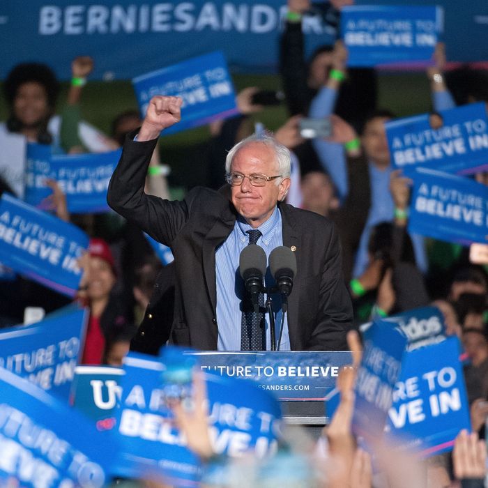 In The South Bronx Bernie Sanders Gives Clinton Cause For Concern 