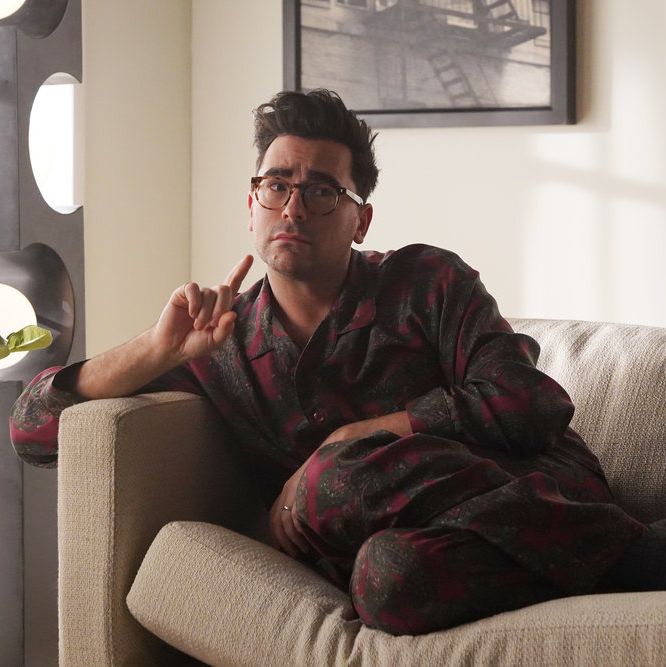 Dan Levy : Dan Levy Slams Uk Channel For Straight Washing Schitt S Creek New York Daily News / Nice guy dan levy inspired a new trend among saturday night live hosts that's still going strong.