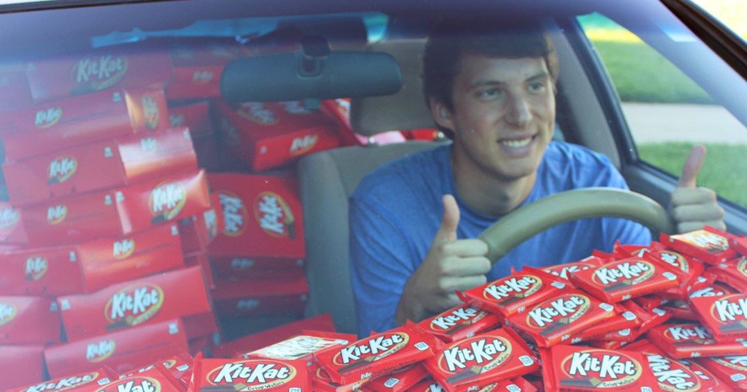 Hershey Gives Guy Kit Kats After Savage Steals One From Car