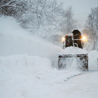 5 New Yorkers Dead From Massive Early Snowstorm