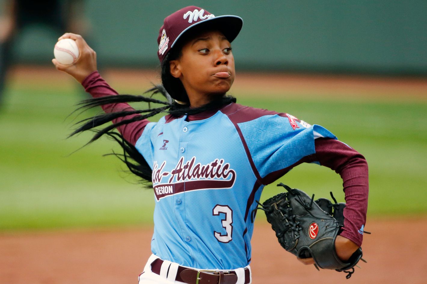 Pitcher Mo'ne Davis tapes an interview at Good Morning America at News  Photo - Getty Images