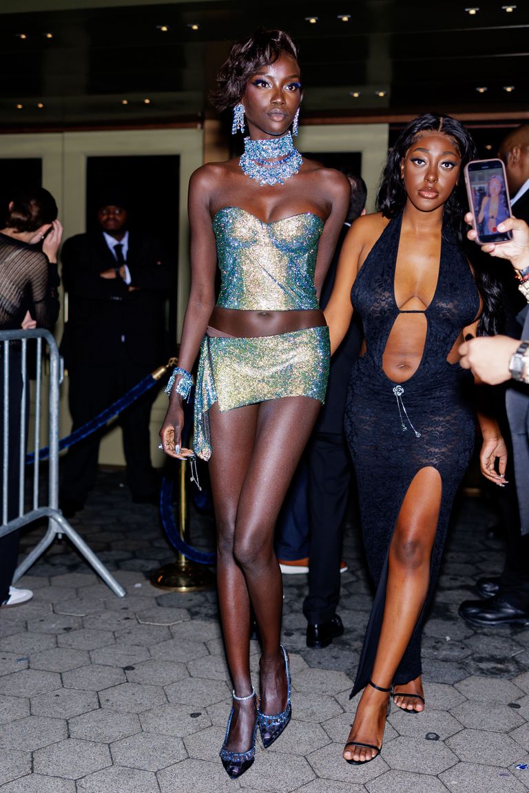 La Met Gala 2024 celebra “Bellezas durmientes: el despertar de la moda” - Street Sightings