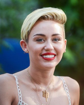 Is Miley Cyrus New Hairstyle A Nod To Princess Diana