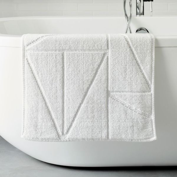 West Elm Organic Triangle Sculpted Bath Mat (White, 20” x 34”)