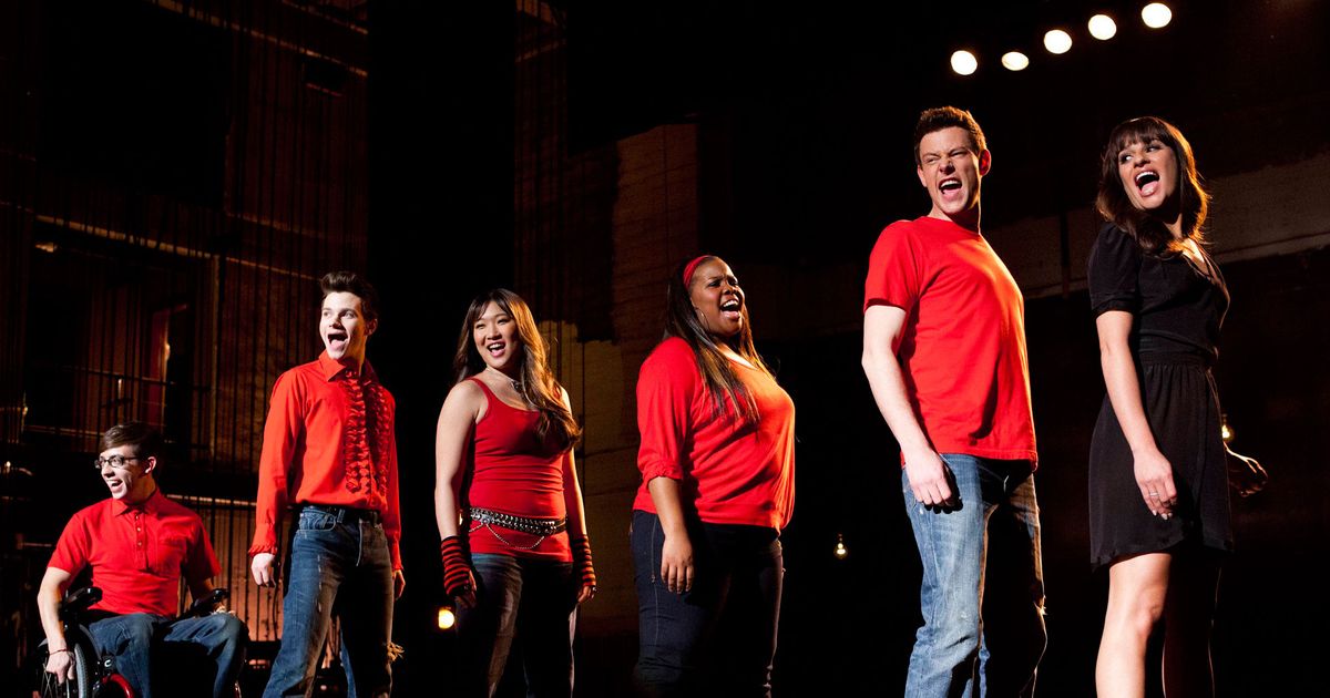 Recapping Shows: School Dazzzz but You Can't Stop Believin'-A Glee