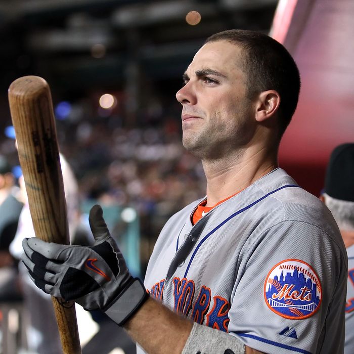 PHOENIX, AZ - AUGUST 13: David Wright #5 of the New York Mets warms up in the dugout during the Major League Baseball game against the Arizona Diamondbacks at Chase Field on August 13, 2011 in Phoenix, Arizona. (Photo by Christian Petersen/Getty Images)
