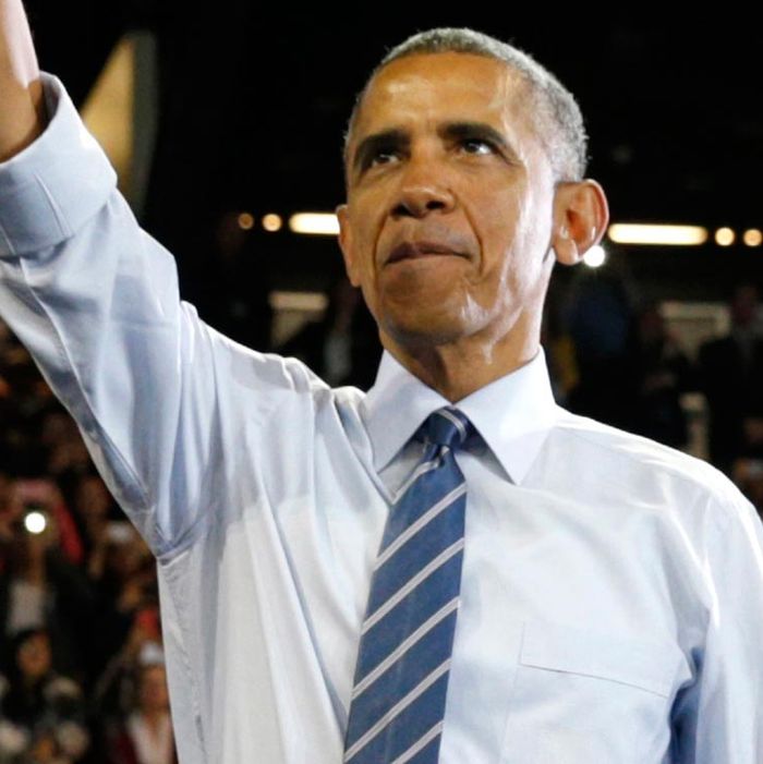 U.S. President Barack Obama waves to the crowd after speaking during a visit to Georgia Tech in Atlanta March 10, 2015. Obama spoke about measures to help make college more affordable.