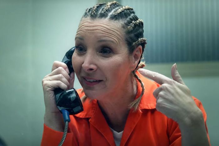 Space Force Pourquoi Sa Femme Est En Prison How Netflix’s Space Force Created Lisa Kudrow’s Prison Wigs