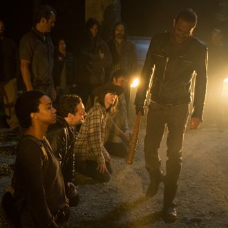 >>> NOT TO BE USED UNTIL 10/24/16 at 1:00 AM EST <<< Jeffrey Dean Morgan as Negan, Sonequa Martin-Green as Sasha Williams, Ross Marquand as Aaron, Chandler Riggs as Carl Grimes, Josh McDermitt as Dr. Eugene Porter - The Walking Dead _ Season 7, Episode 1 - Photo Credit: Gene Page/AMC