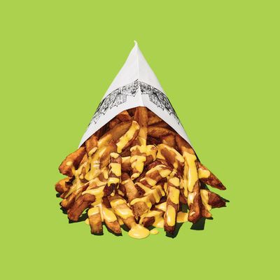A gluttonous heap of Pommes Frites’ fries.