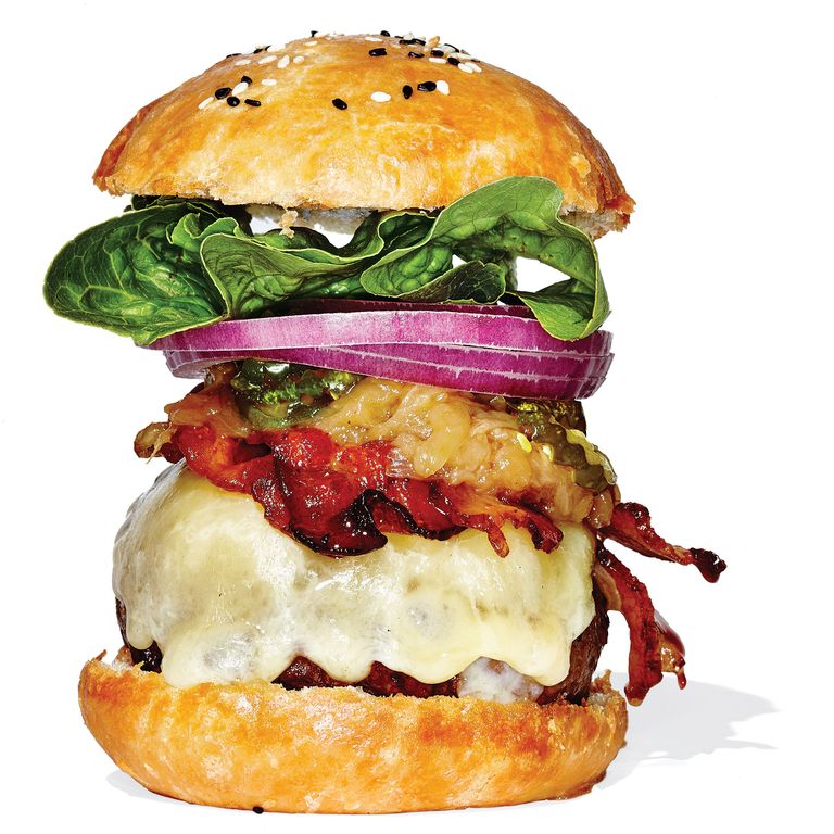 Telepan的培根芝士汉堡，Prix-Fixe Only这是一个好的汉堡制作与智能购物一样重要的例子。切达奶酪是卡伯特(Cabot)的，培根是纽斯克(Nueske)的，奶油蛋卷面包是自制的，牛肉来自密苏里州的一个家庭农场。如果你想吃一片番茄，那就等它们当季的时候再来吧。作为28美元固定套餐午餐或32美元固定套餐早午餐的一部分。