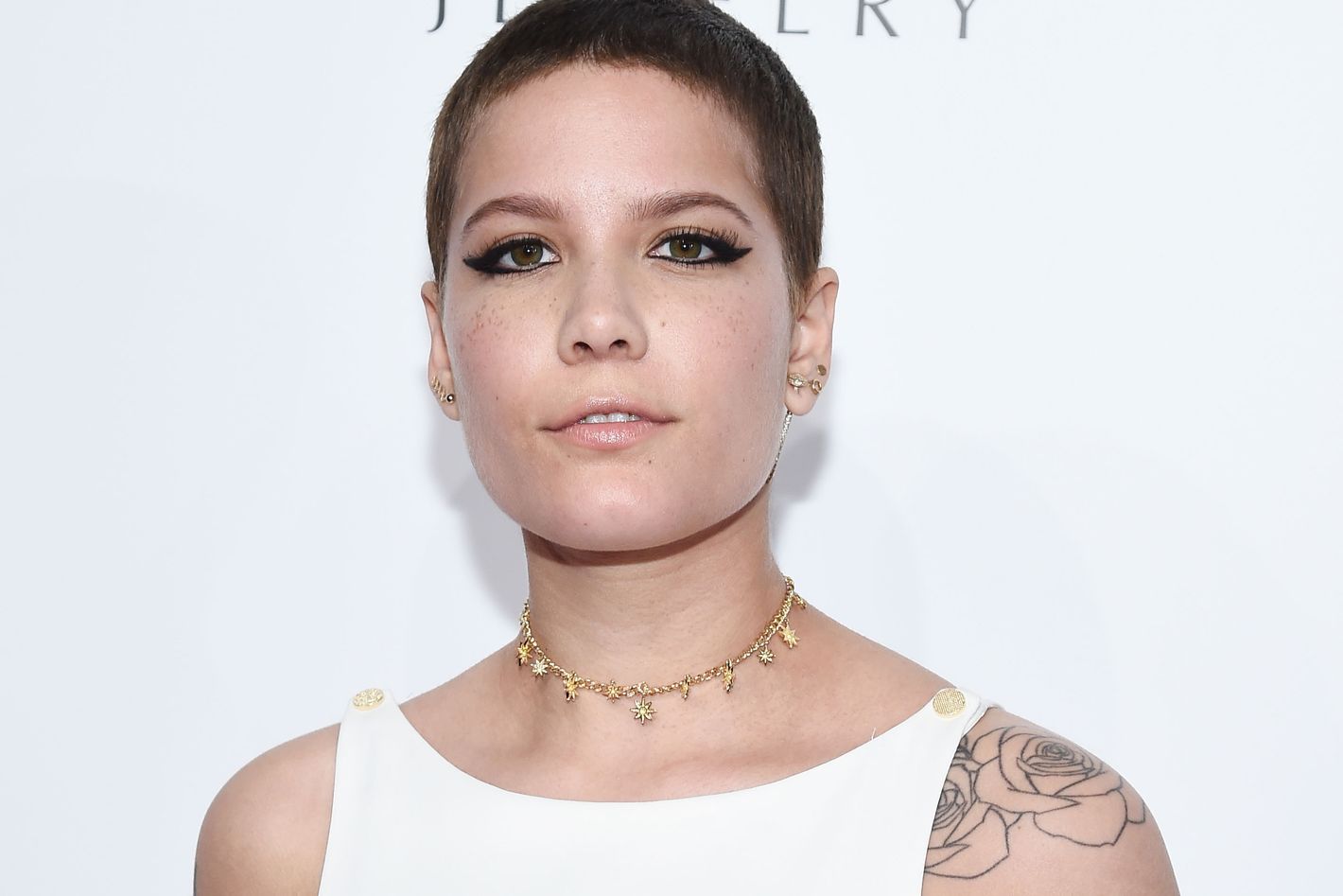 Don T Be Afraid To Listen To Halsey S New Song For Fifty Shades Darker Unless Erotic Fiction Seriously Creeps You Out song for fifty shades darker