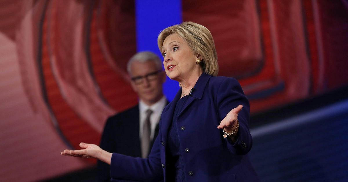 6 Highlights From Clinton and Sanders at CNN’s New Hampshire Town Hall