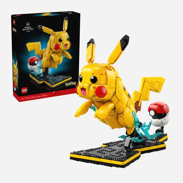 LEGO Pokémon Pikachu and Poké Ball