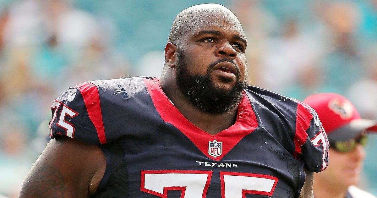 ESPN Pittsburgh on X: Vince Wilfork wore nothing but overalls and cowboy  boots to #Texans practice on Hard Knocks    / X