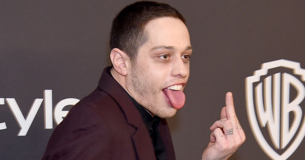 SNL Pete Davidson’s StandUp Sets All About Ariana Grande