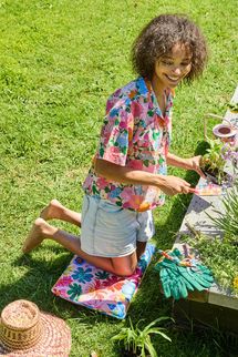 Kip&Co Wild Flowers in Bloom Garden Kneeling Mat