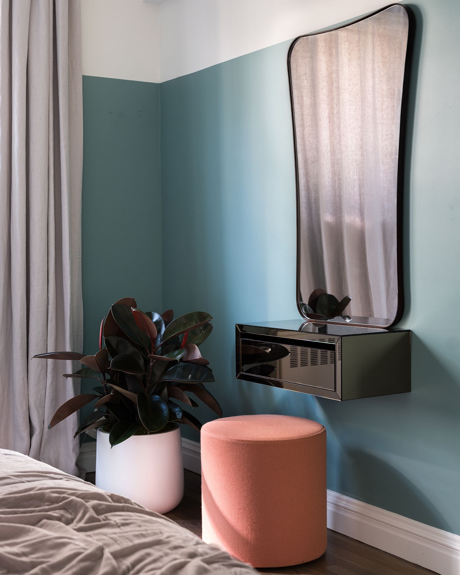 Maximizing and Personalizing a 900SquareFoot Apartment