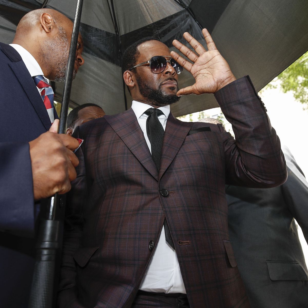 R. Kelly Reacts to Victim Testimony at Trial, Bops to Music