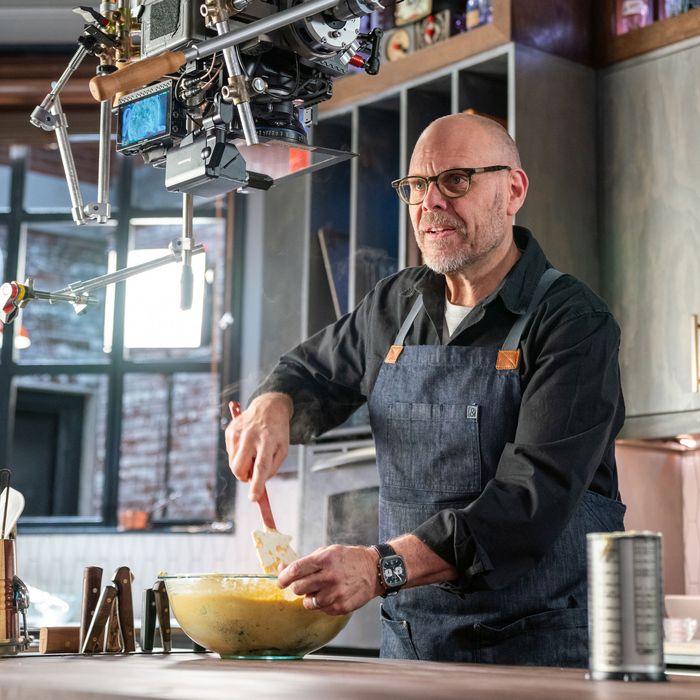 Review Alton Brown And Good Eats The Return