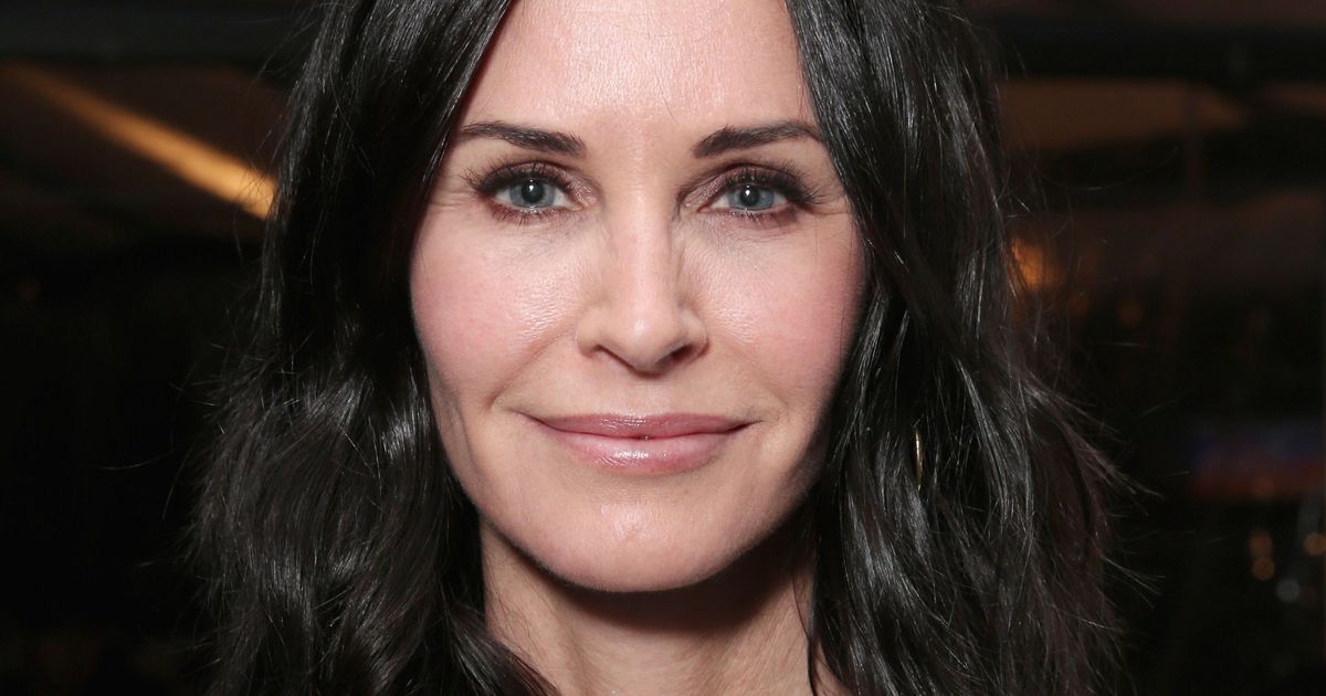 Courteney Coxはあなたの最新の友人であり、テレビに戻りました