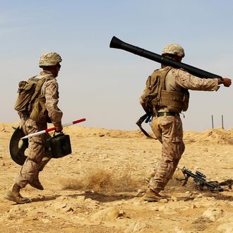 US Marines get hands on with new mortar system