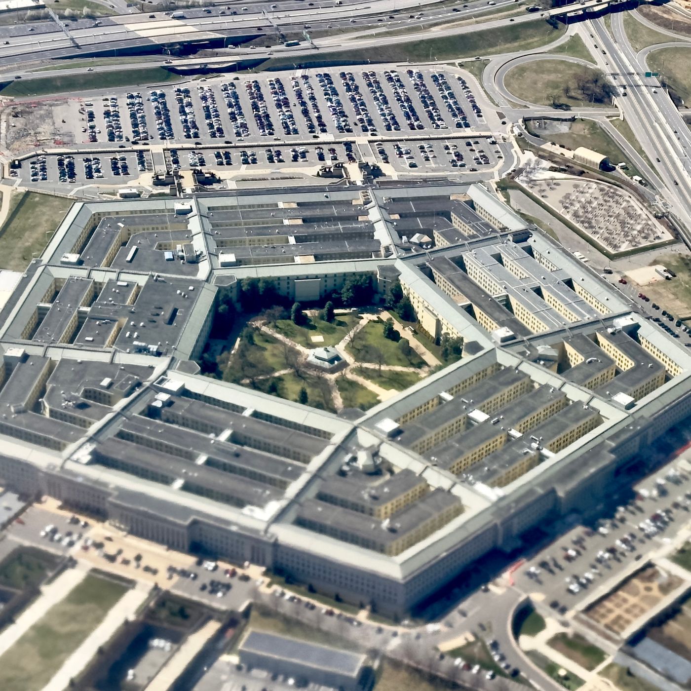 FBI re-releases 9/11 Pentagon photos - ABC News