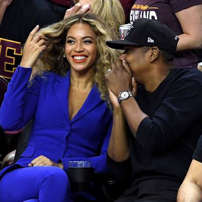 Beyoncé and a fan.