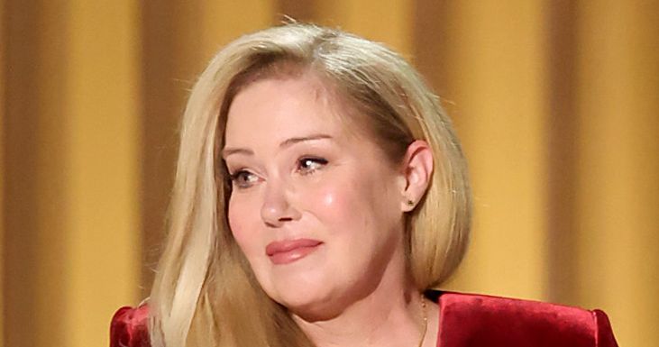 Emmys: Christina Applegate Jokes Off Standing Ovation - Vimarsana News