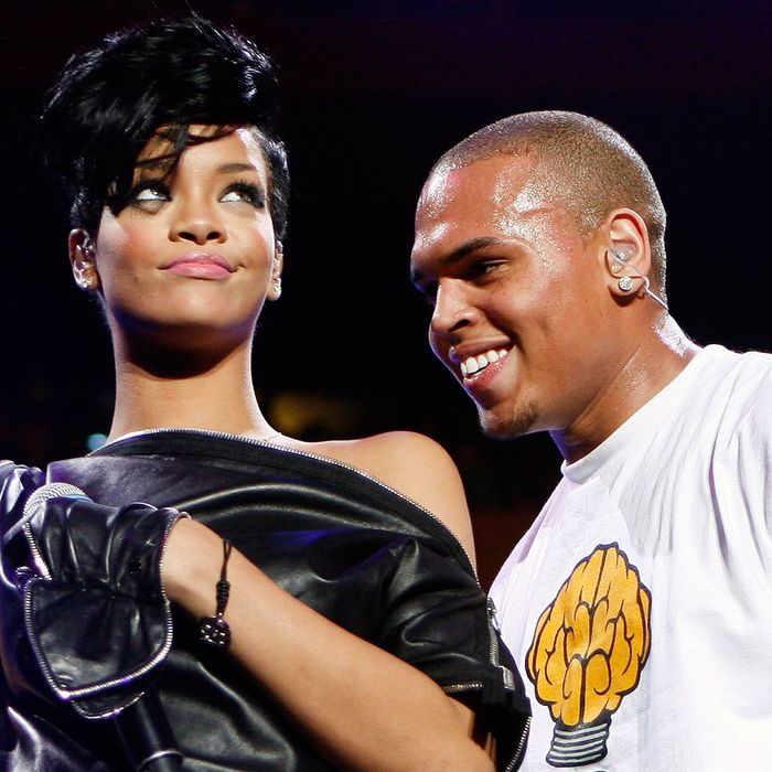Why Hating Chris Brown Isn T The Same As Supporting Rihanna