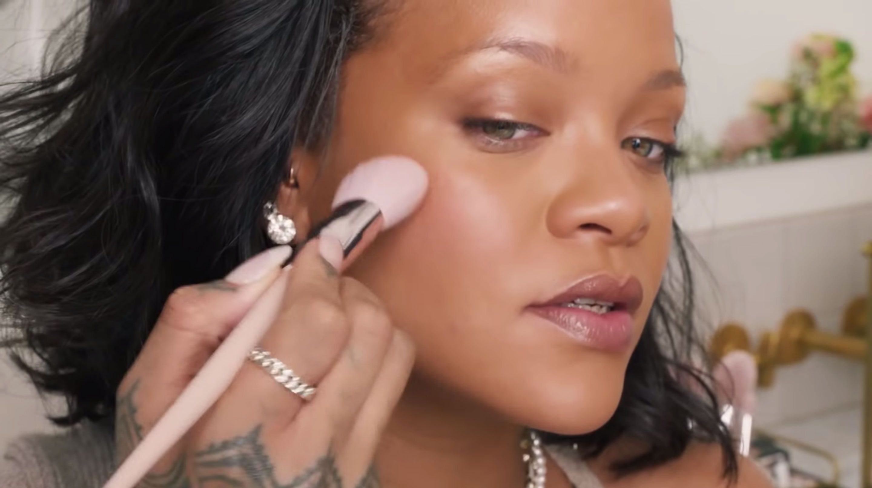 Havslug Åben suppe Rihanna's No-Makeup Makeup Beauty Tutorial Is the Best