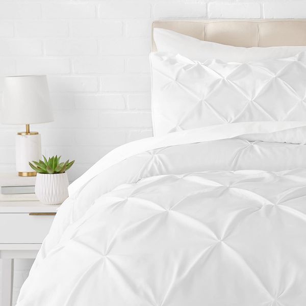 AmazonBasics Pinch Pleat Down-Alternative Comforter Bedding Set - Twin