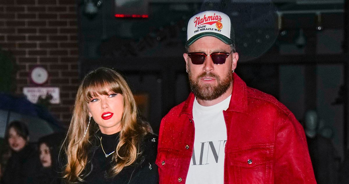 Travis Kelce Listening to Taylor Swift After Super Bowl Loss