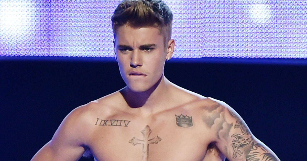 Justin Bieber Shows Off Massive Eagle Tattoo
