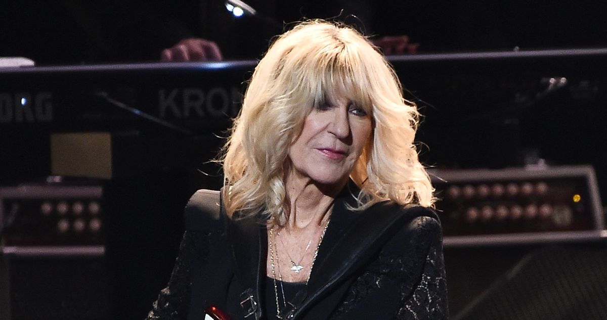 Christine McVie Remembered by Sheryl Crow, Bangles, More pic pic