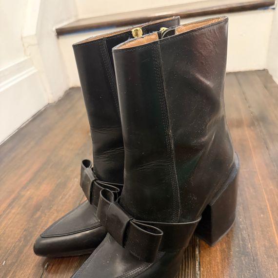 Technology news and reviews image