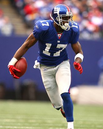 Should the Jets sign Plaxico Burress? Sound off! 