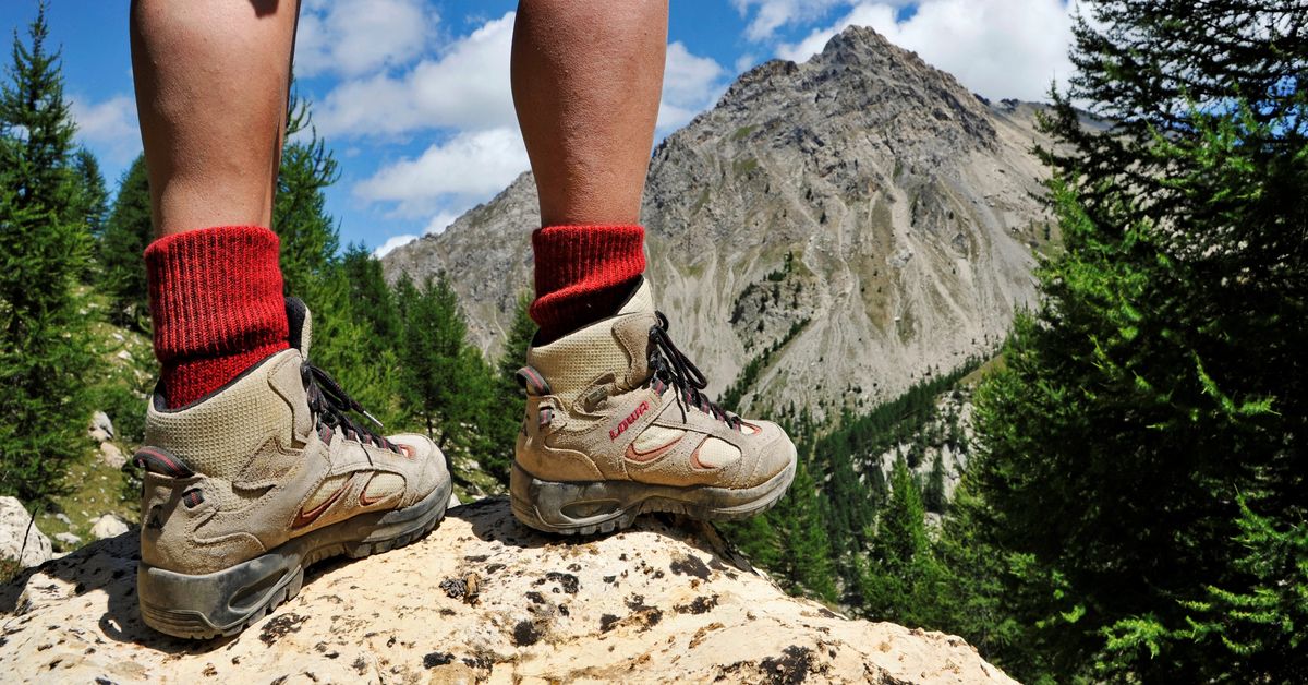 inexpensive hiking boots